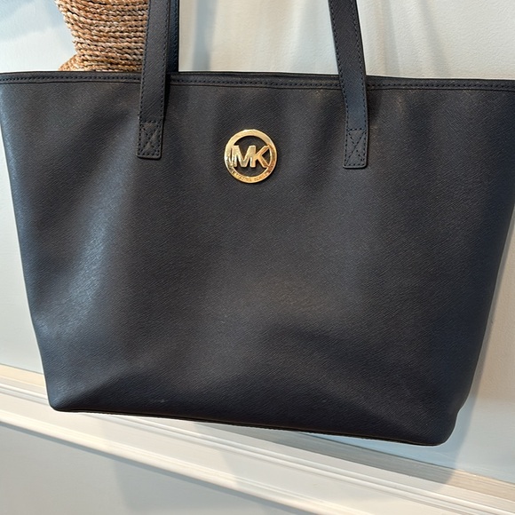 Michael Kors MK Large Navy Blue tote travel bag - Picture 1 of 9